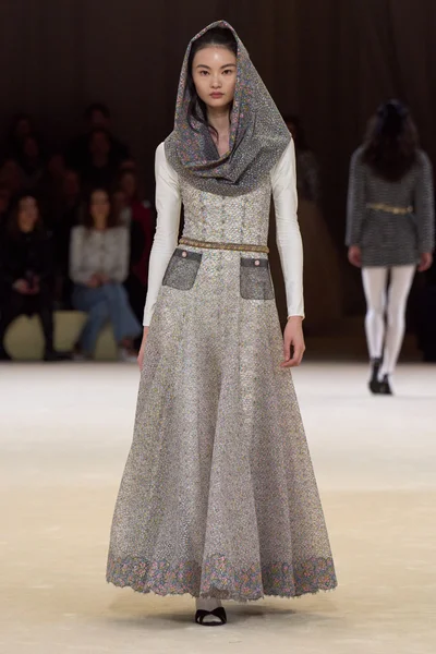 Look 27